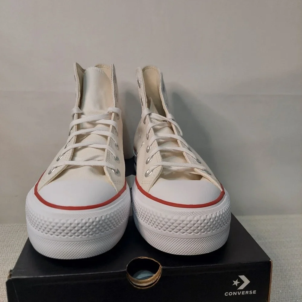 NEW Converse Chuck Taylor All Star Lift Platform Embroidered Stars‎ Women Size 9